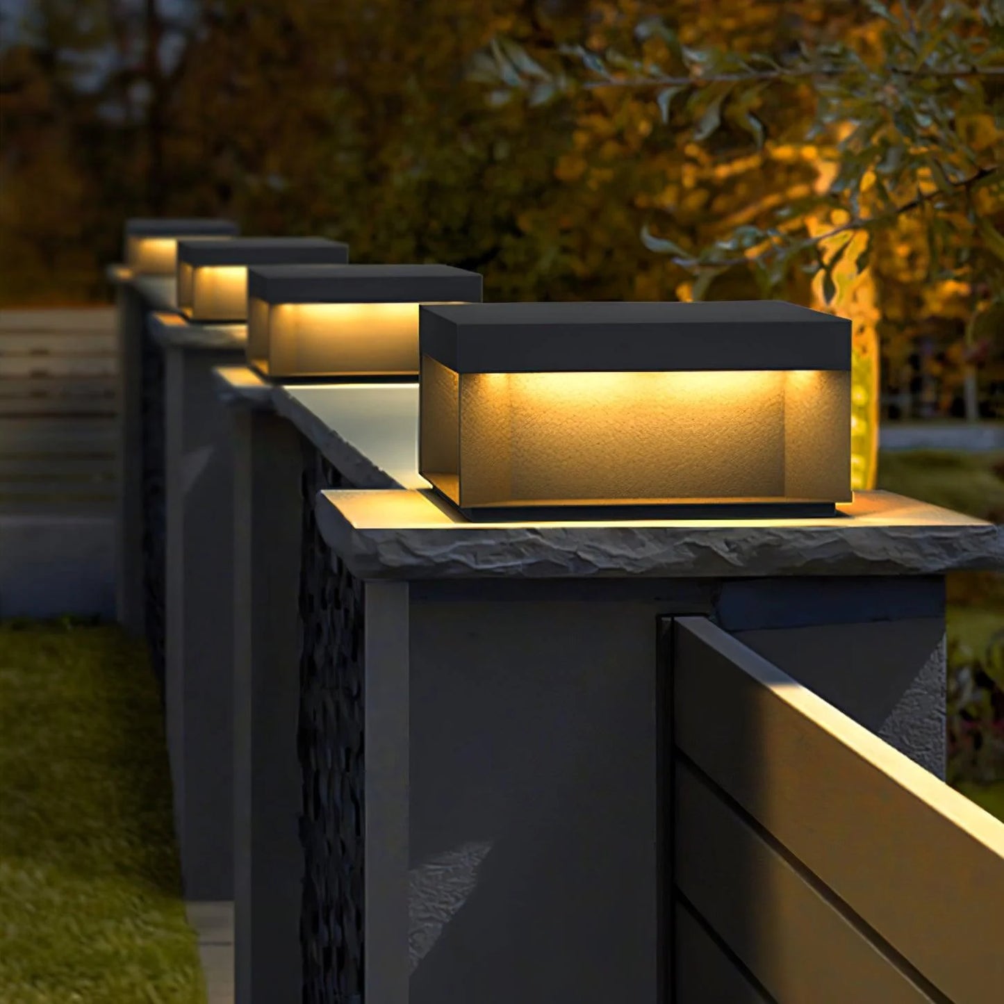Zwarte Doos IP65 Solar & Bedrade LED Buitenlamp