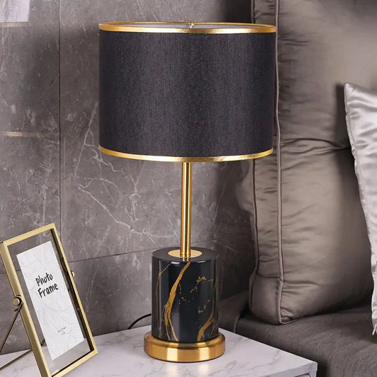 Moderne Stoffen Kap & Gouden Basis Tafellamp
