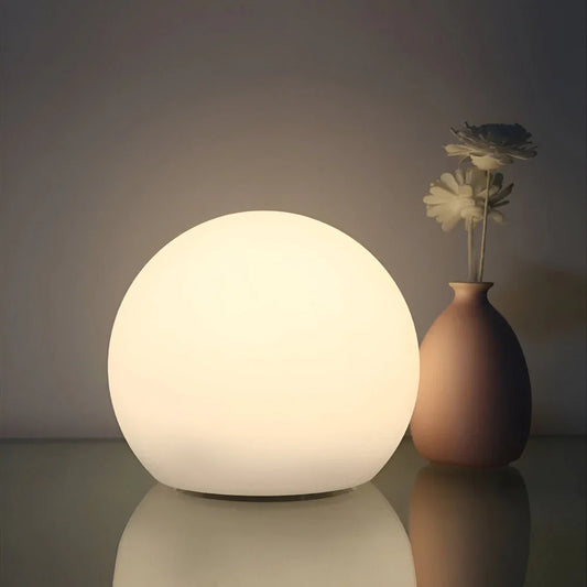 AuroraGlow LED Tafellamp met Kleurrijke Bolvorm