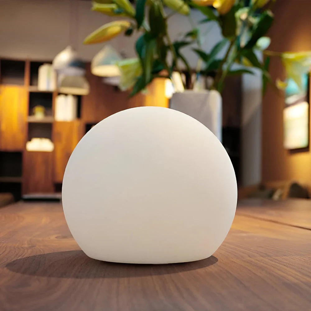 AuroraGlow LED Tafellamp met Kleurrijke Bolvorm