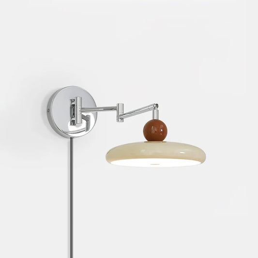 Lola Plug-in Wandlamp – Stijlvol Design met Warme Gloed