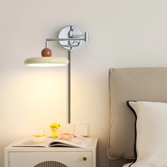 Lola Plug-in Wandlamp – Stijlvol Design met Warme Gloed