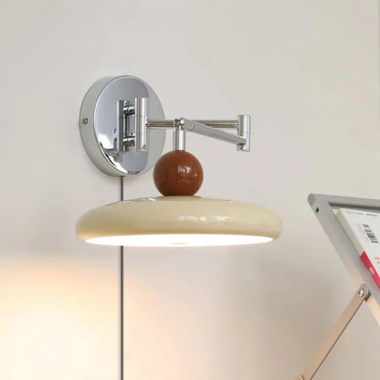 Lola Plug-in Wandlamp – Stijlvol Design met Warme Gloed