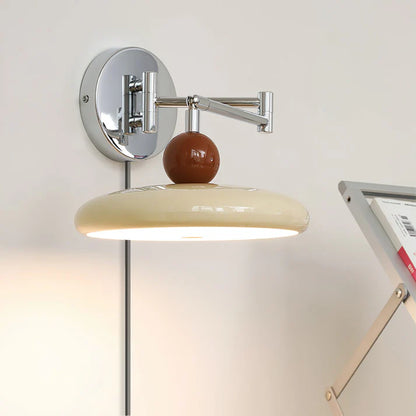 Lola Plug-in Wandlamp – Stijlvol Design met Warme Gloed