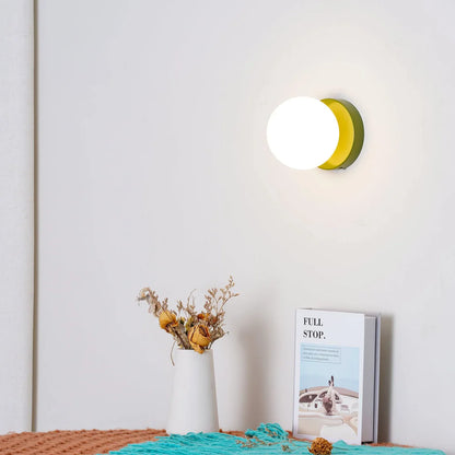 Noordse Ronde LED Wandlamp van Glas