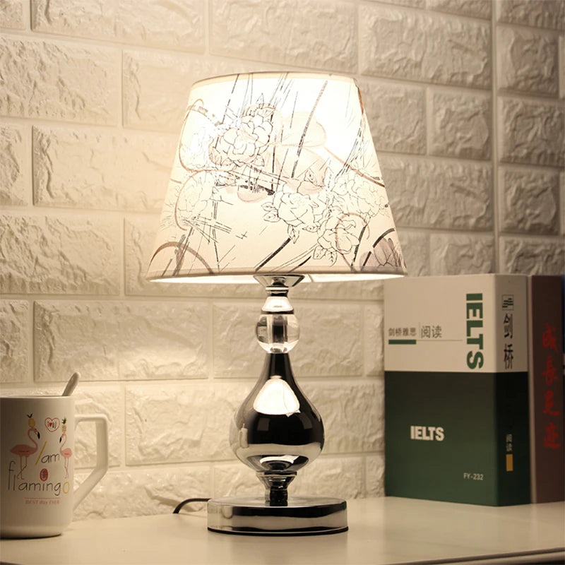 Veelzijdige Tafellamp met Elegant Ontwerp