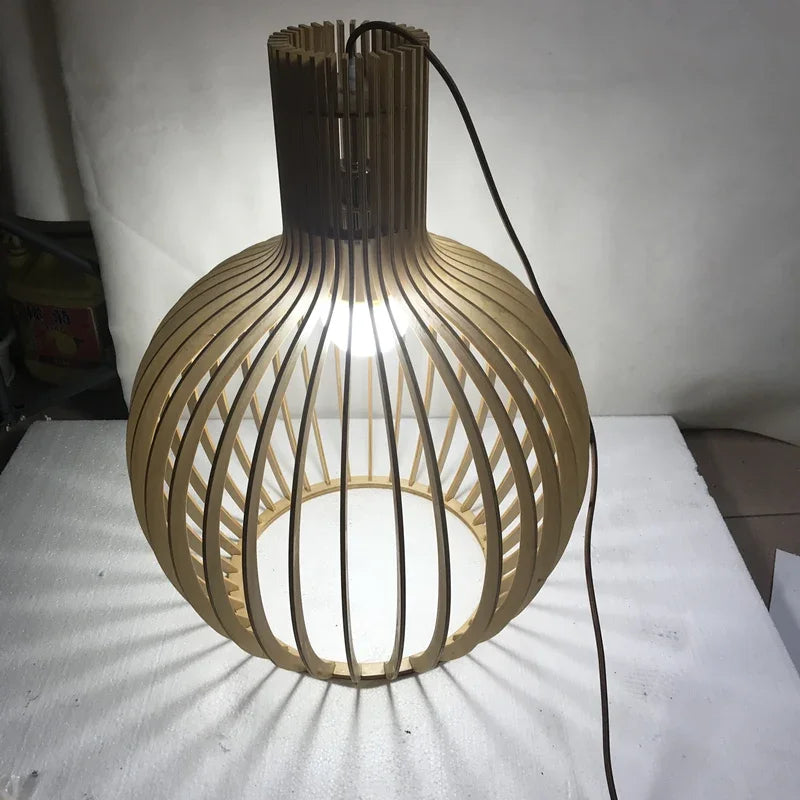 Vintage Houten Hanglamp met Uniek Licht
