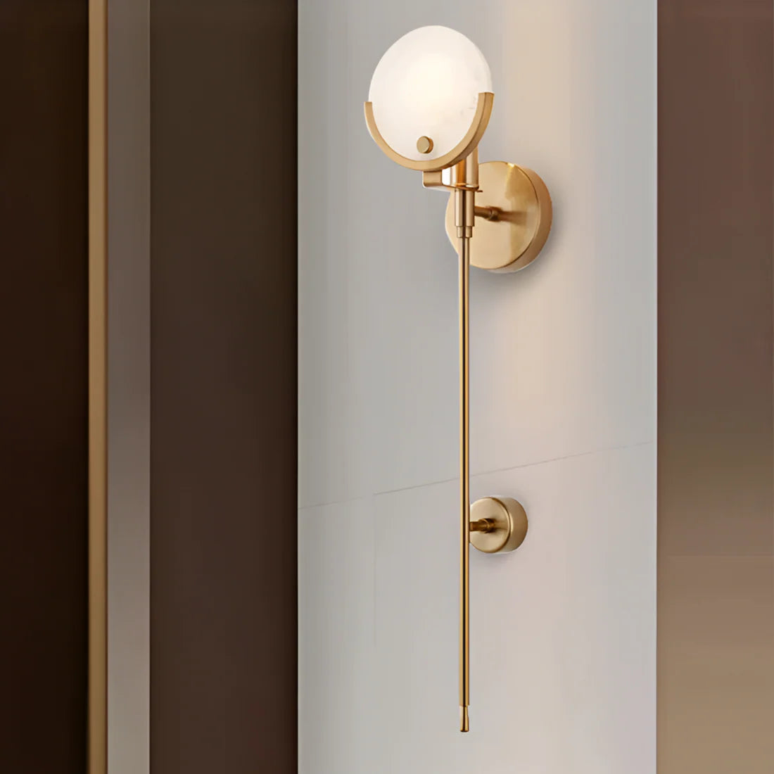 Tijdloze Messing en Albast Wandlamp