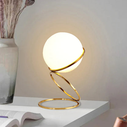 Moderne Glas Tafellamp  met Gouden Accenten