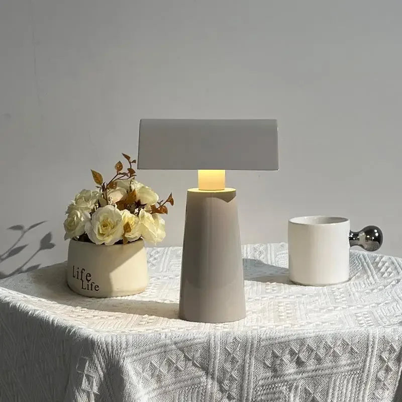 Minimalistische Draagbare Tafellamp met Fijne Touch