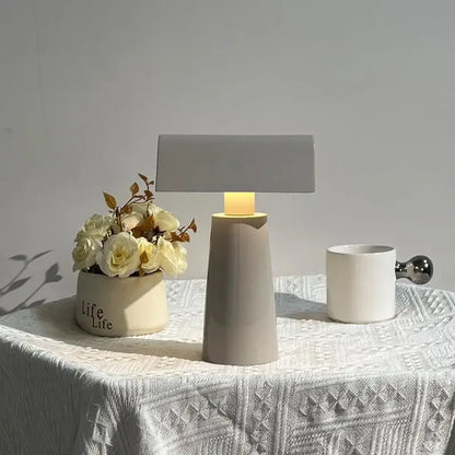 Minimalistische Draagbare Tafellamp met Fijne Touch