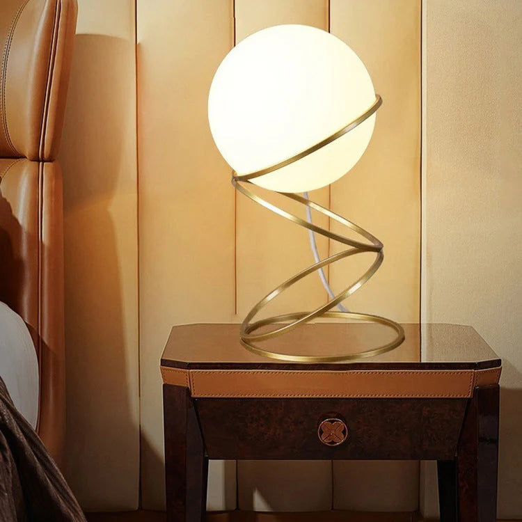 Moderne Glas Tafellamp  met Gouden Accenten