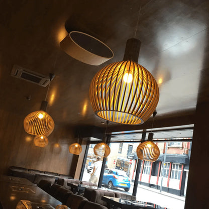 Vintage Houten Hanglamp met Uniek Licht