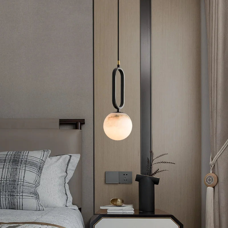 Moderne Hanglamp met Marmeren Ring en Glazen Bol