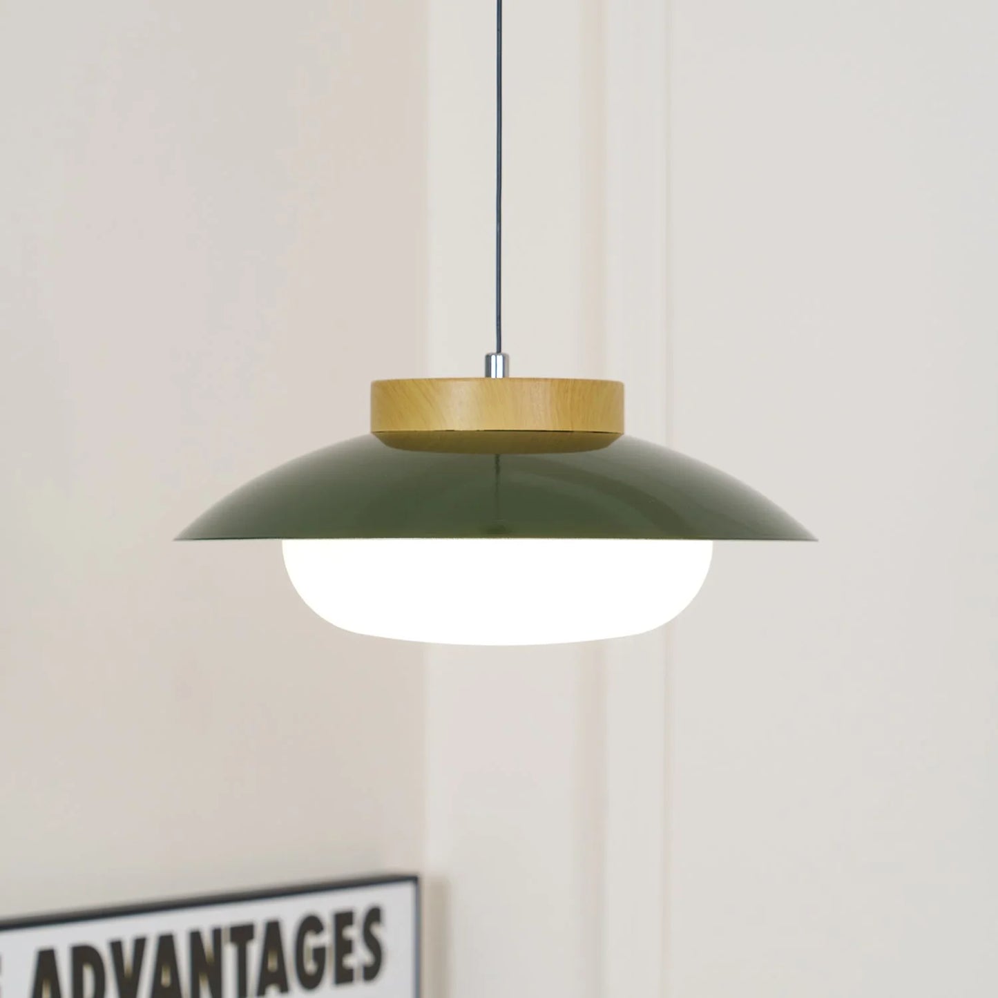 Scandinavisch Design Hanglamp met Houten Accent