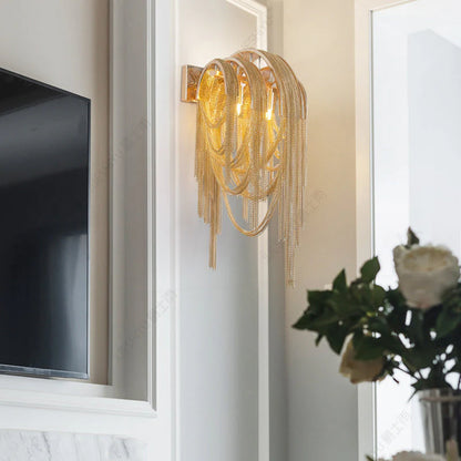Luxe Ambockel Wandlamp met Aluminium Kettingdetails