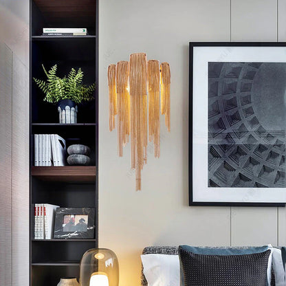 Luxe Ambockel Wandlamp met Aluminium Kettingdetails