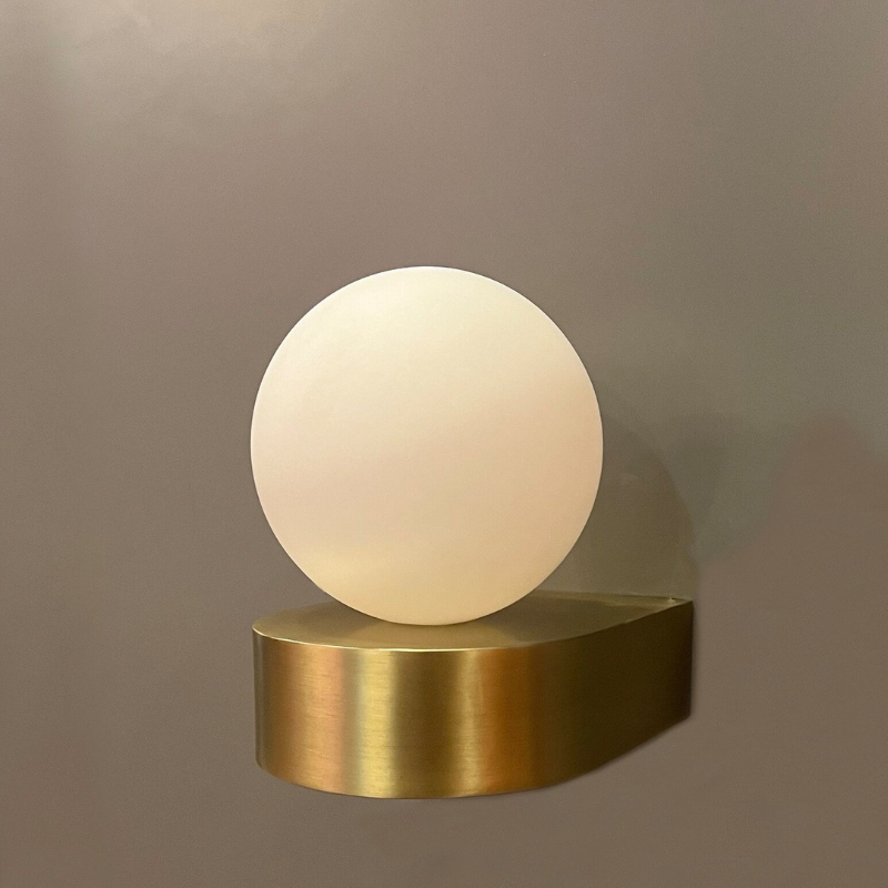 Glazen Bol Wandverlichting met Stijlvolle Afwerking