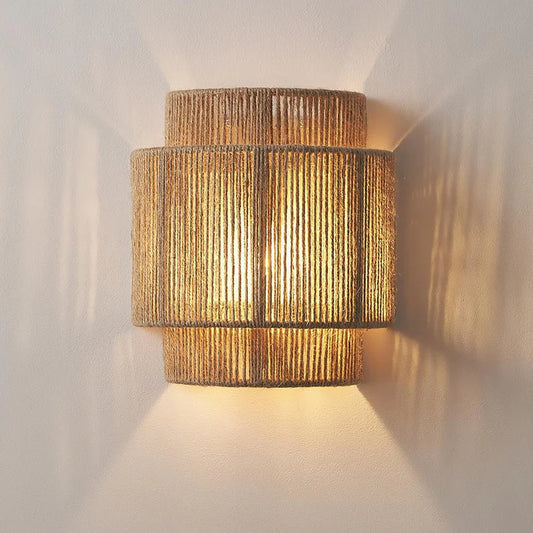 Vintage LED Wandlamp van Rotan en Metaal