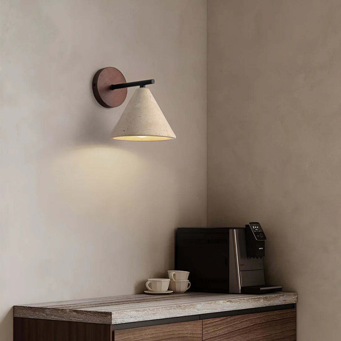 Gele Travertijn Kegel LED Wandlamp