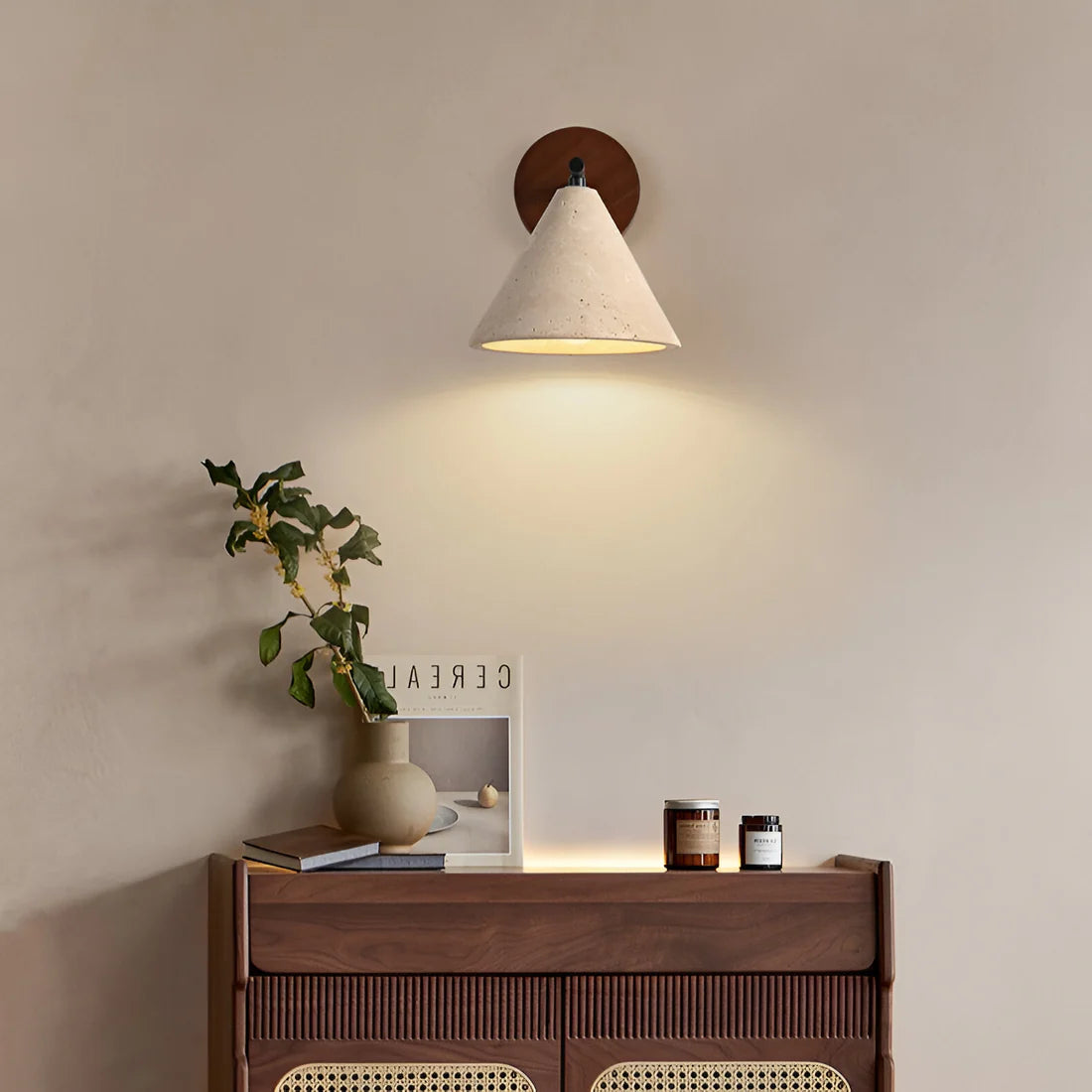 Gele Travertijn Kegel LED Wandlamp
