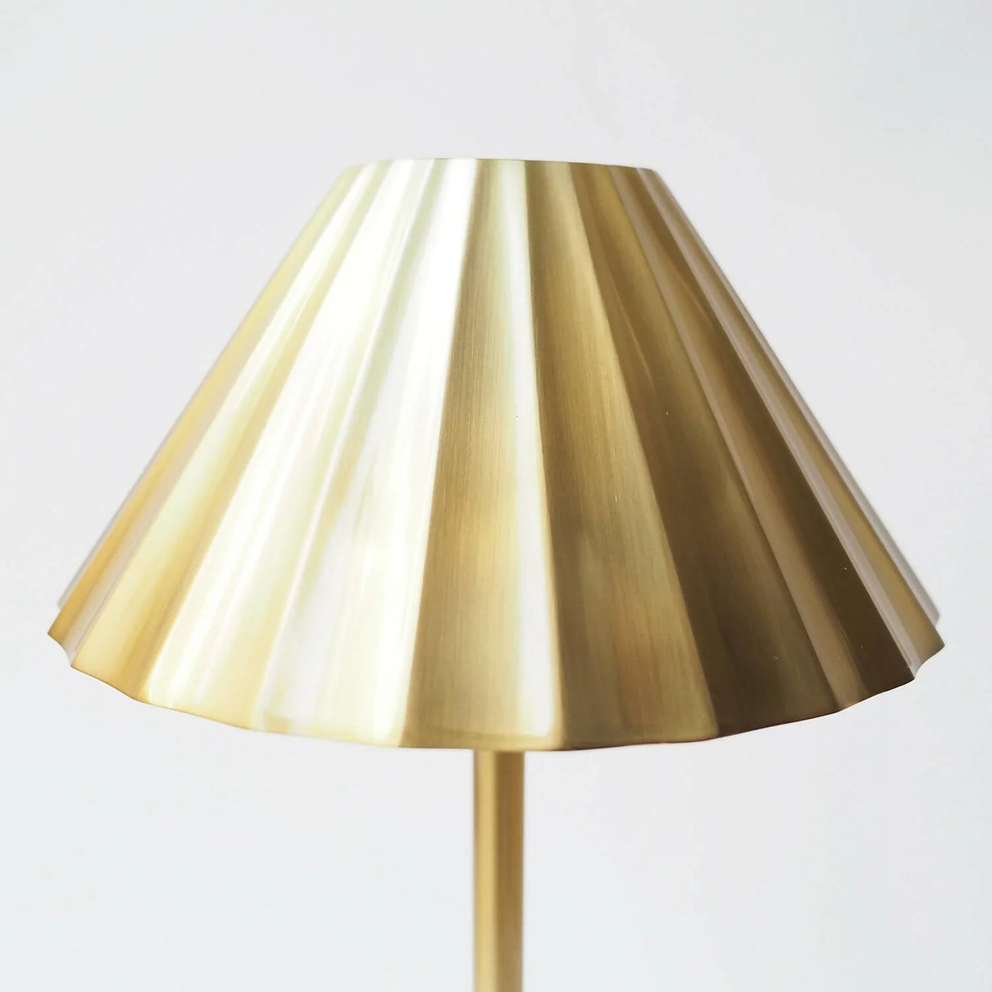 Scandinavische Draadloos & Oplaadbaar LED Tafellamp