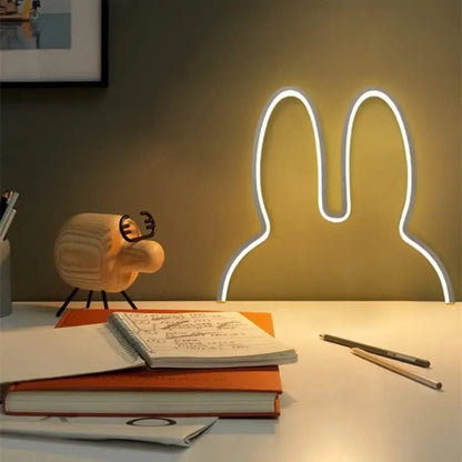 Schattige Konijn LED Wandlamp – USB Aansluiting & Dimbaar in Drie Kleuren