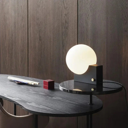 Modern Ontwerp Tafellamp met Matte Glazen Bol