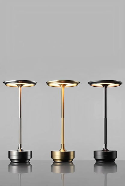Éclat Tafel Lamp met Strakke Simpliciteit & Stijl