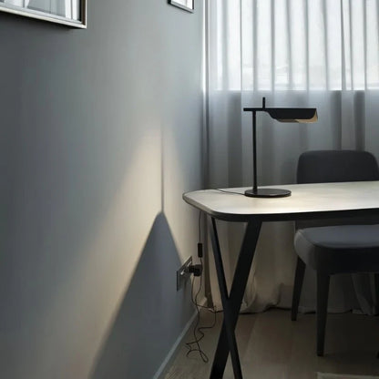 Minimalistisch Design Tafellamp met Verstelbare Kap