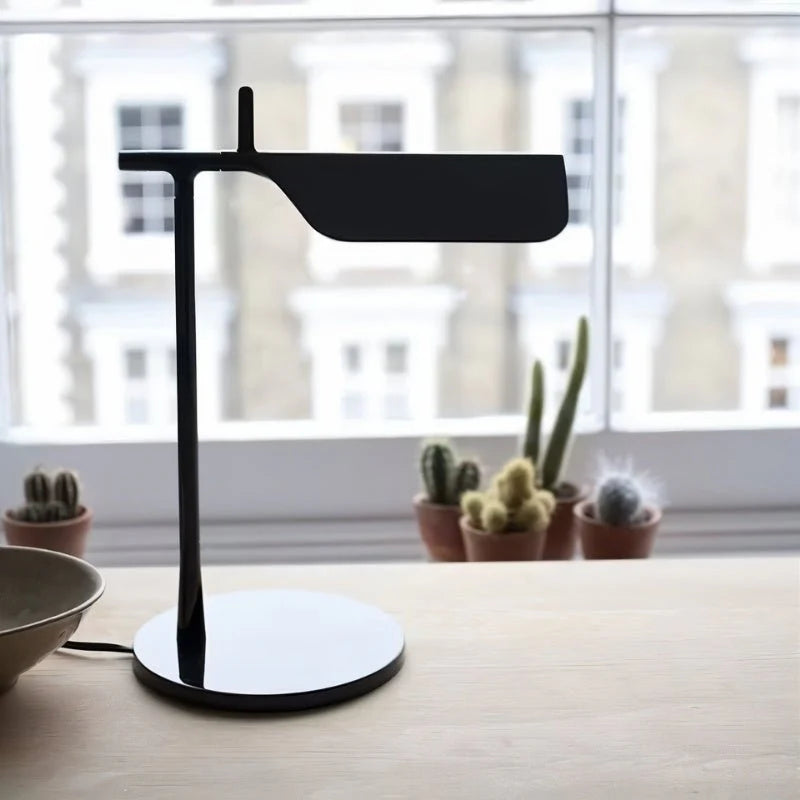 Minimalistisch Design Tafellamp met Verstelbare Kap