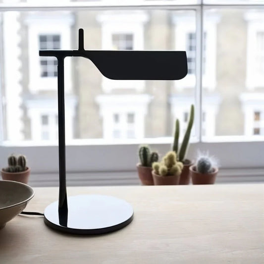 Minimalistisch Design Tafellamp met Verstelbare Kap