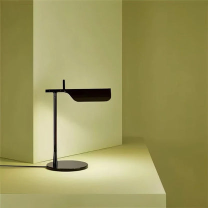 Minimalistisch Design Tafellamp met Verstelbare Kap