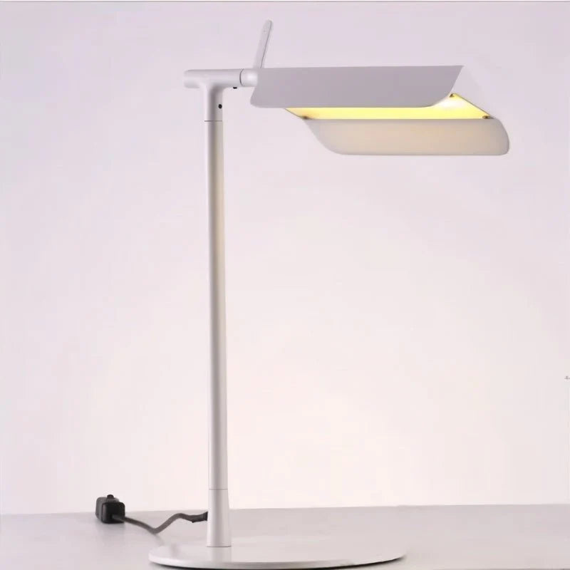 Minimalistisch Design Tafellamp met Verstelbare Kap
