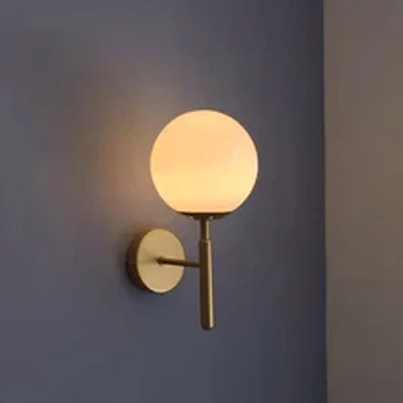 Moderne Wandlamp met Trekschakelaar & Matglazen Kap