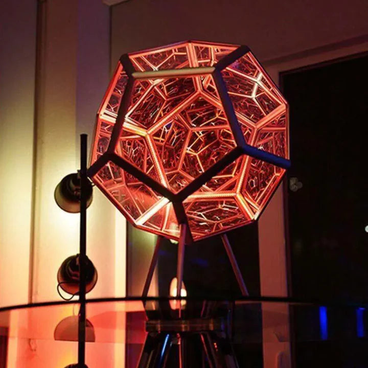 Creatieve Tafellamp–Oneindige Kleuren in Geometrisch Design